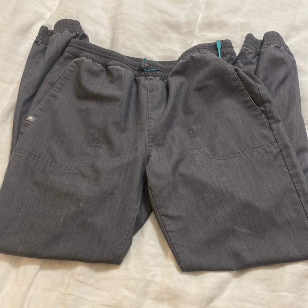 Wear figs graphite scrub pant size small